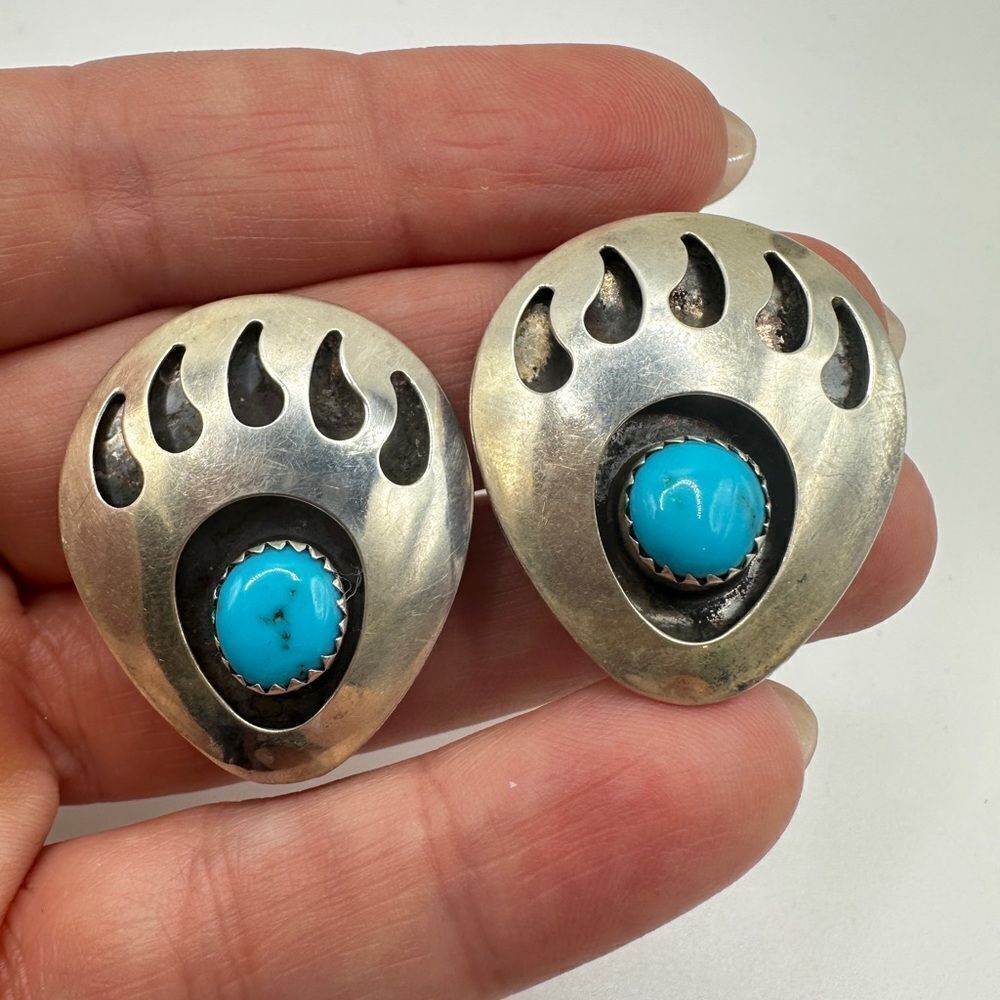 Vintage Sterling silver andโ Turquoise Bear ClawโClip on earrings!